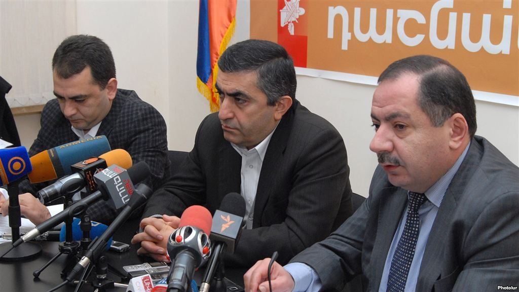 ARF-D Supreme Council of Armenia members Arsen Hambartsumyan, Armen Rustamyan, and Aghvan Vardanyan at a press conference on Dec. 26