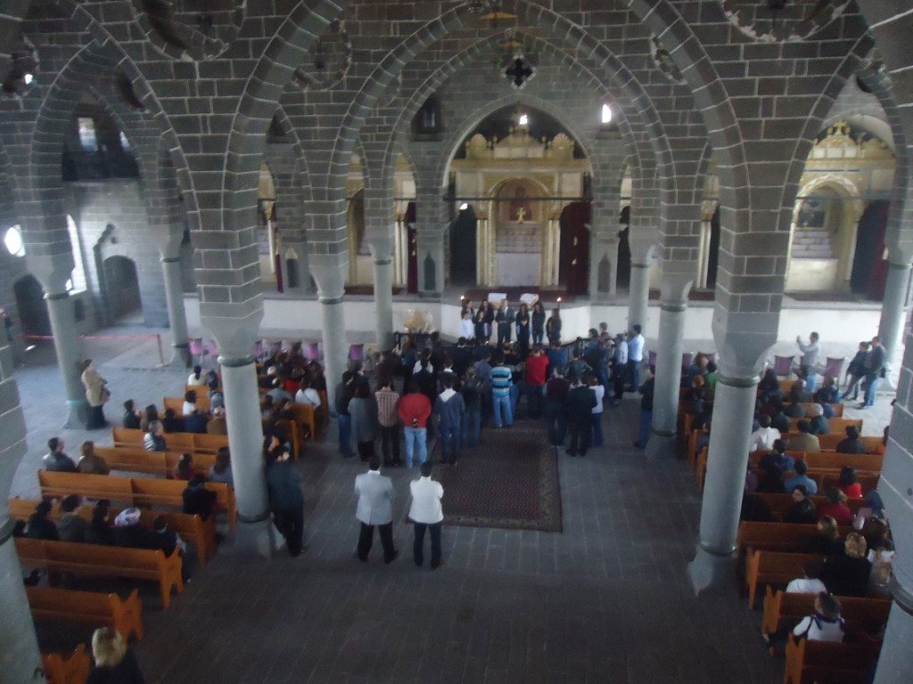 Easter celebrations at Sourp Giragos (Photo by Gulisor Akkum, The Armenian Weekly)