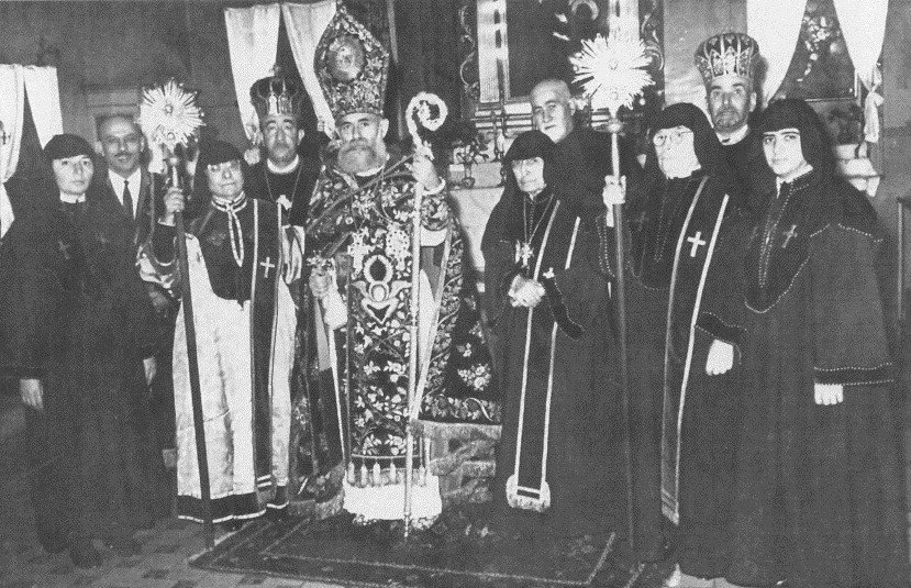 Kalfayan Sisterhood with Patriarch Galustian (R. R. Ervine photo)