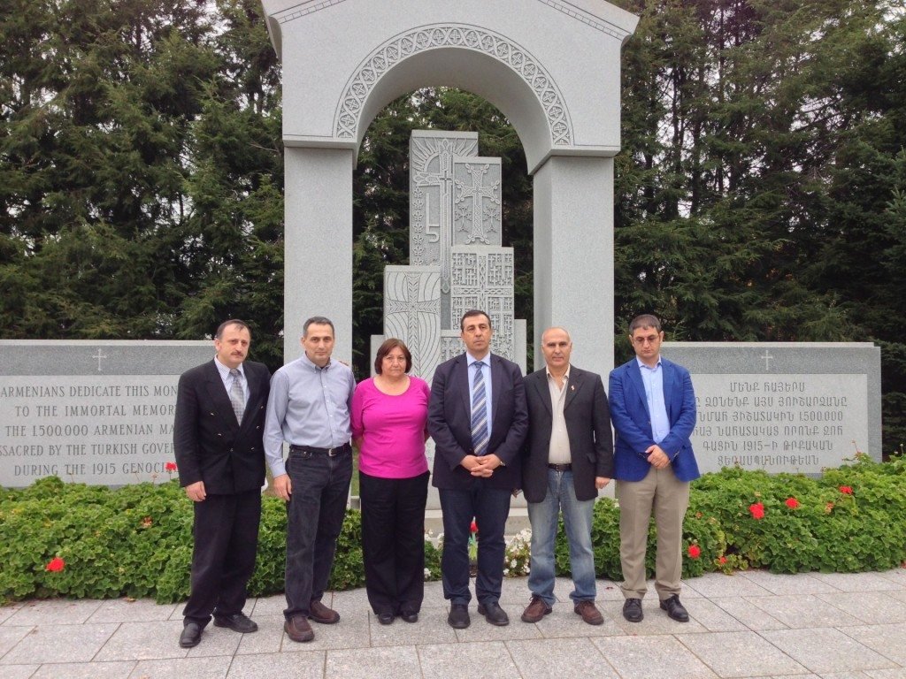 Demirbaş with members of the Kurdish and Armenian communities of New England (Photo: The Armenian Weekly)