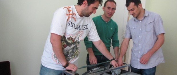 (L-R) Engineer Andranik Manukyan and students Davit Aloyan and Gevorg Harutunyan from the State Engineering University of Armenia/Polytechnic.
