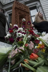 Flowers placed at the foot of the newly-unveiled khachkar (Photo: Kevo Hedeshian)