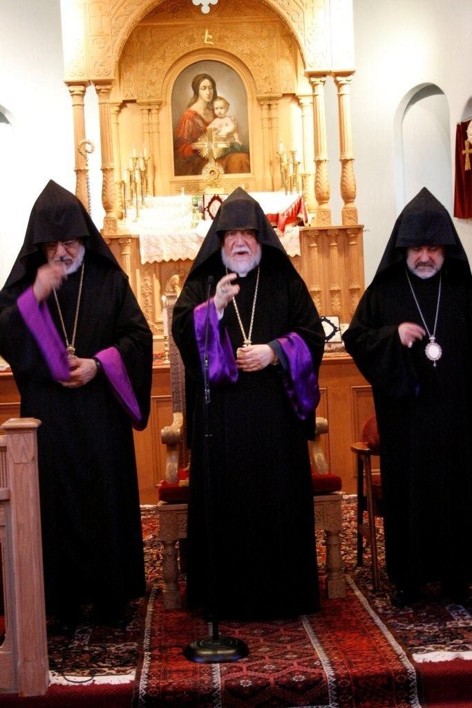 His Holiness Aram I is joined by Srpazans Oshagan and Anoushavan in conducting a prayer service (Photo: Tom Vartabedian)