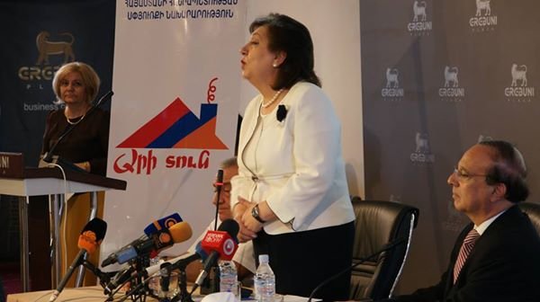 Minister of Diaspora Hranush Hakobyan (L), Raffi Bedrosyan (R)