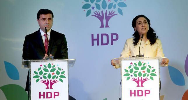 HDP co-chairs Demirtaş (L) and Yüksekdağ (R) announce the party's election platform in Ankara (Photo: DHA)
