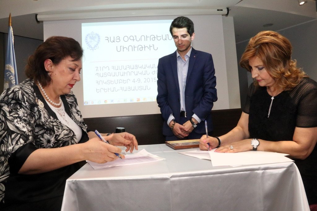 During the official opening, a formal agreement of cooperation with regards to cultural, educational, and social projects was signed between the Diaspora Ministry and the ARS