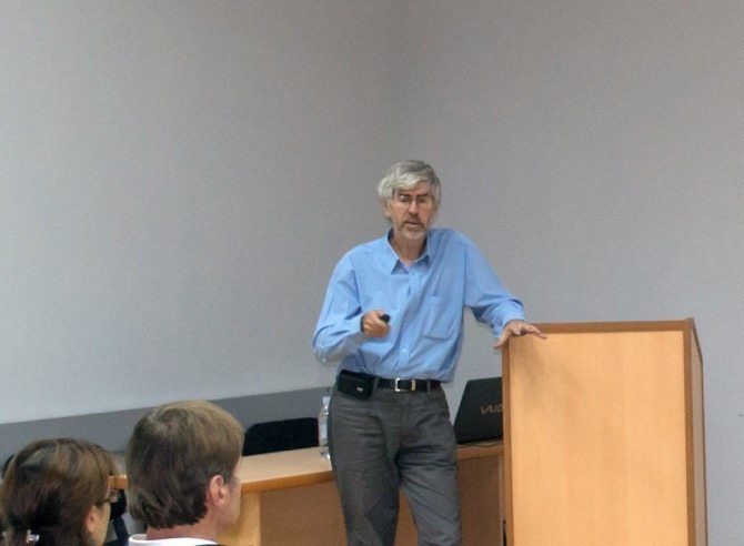 Prof. Evgeny Maveev of the Institute of Applied Physics, Russian Academy of Sciences, lecturing on ‘Thundercloud Dynamics’