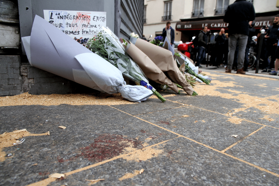 Flowers laid outside one of the restaurants attacked in Paris (Photo: Maya-Anaïs Yataghène)