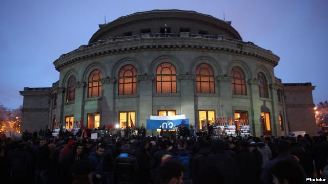 Rallies continued on the streets of Yerevan today urging Armenian citizens not to vote in favor of the proposed constitutional reforms in the country’s upcoming referendum