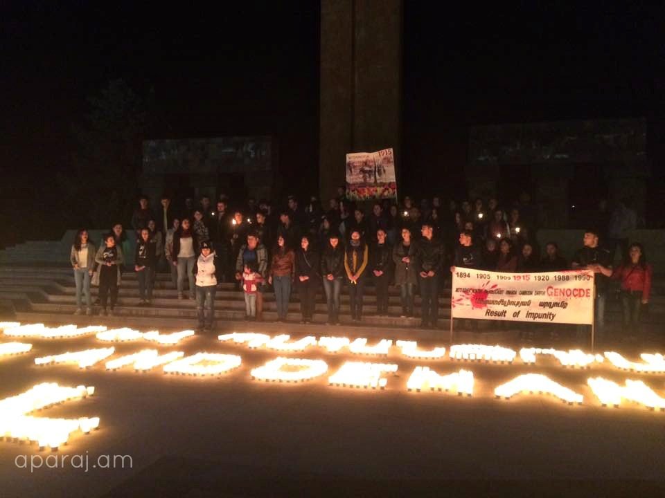 A scene from the moment of silence held at the genocide monument (Photo: Aparaj.am)