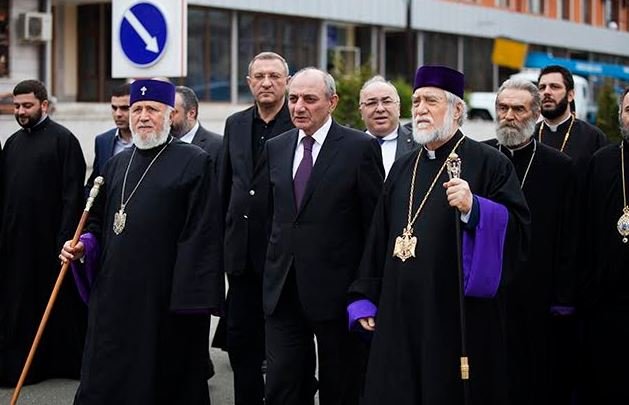 The Catholicoi touring Stepanakert (Photo: armenianchurch.org)