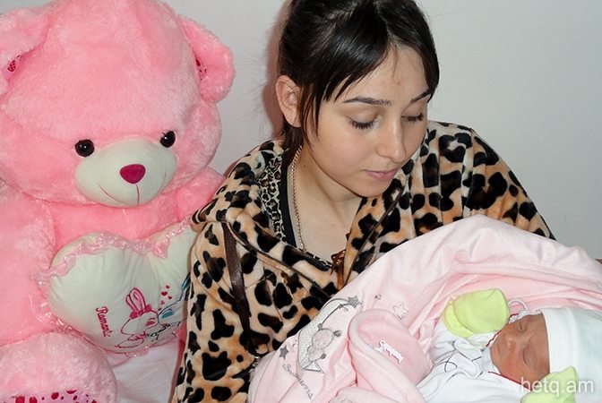 Anoush Ohanian with baby Anahit (Photo: ARS)