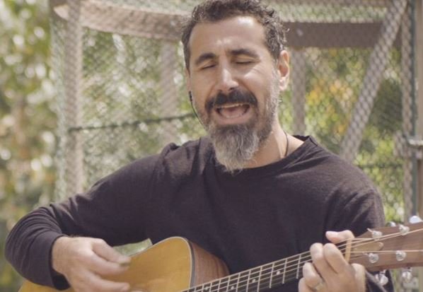 Serj Tankian performinf 'Artsakh' (Photo: Serj Tankian)