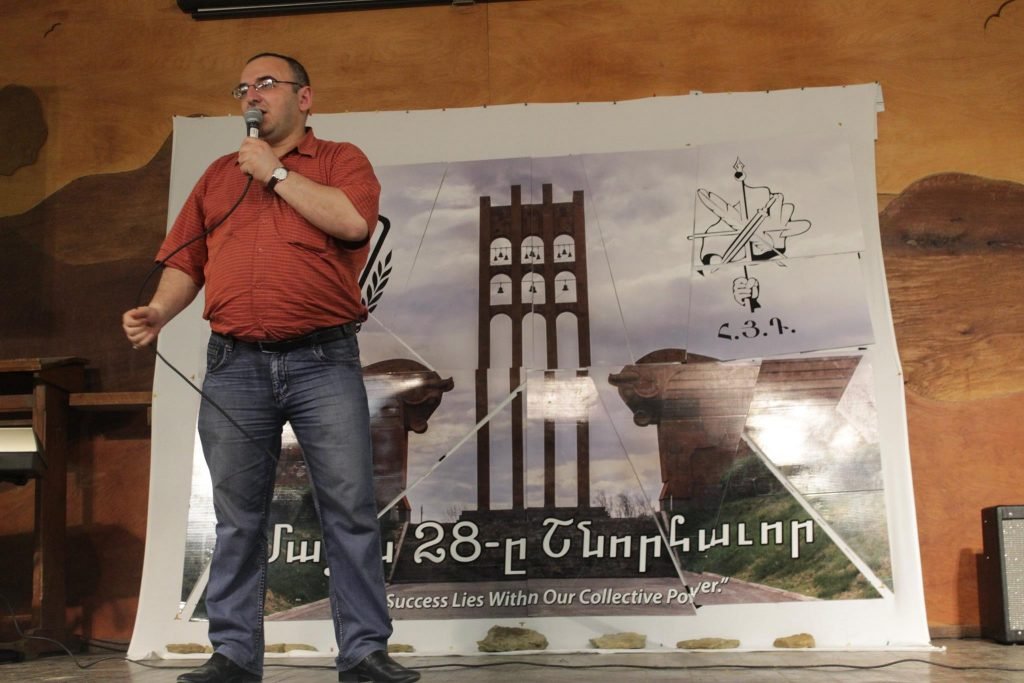 NKR MP Lernik Hovhannisyan lecturing the participants 