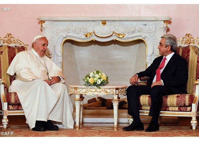 Pope Francis and President Serge Sarkisian at the Presidential Palace in Yerevan (Photo: AFP)
