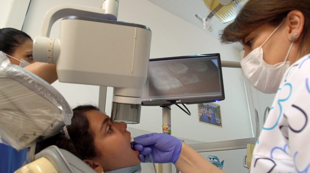 The dental clinic in Vanadzor received a state-of-the art digital X-ray machine.