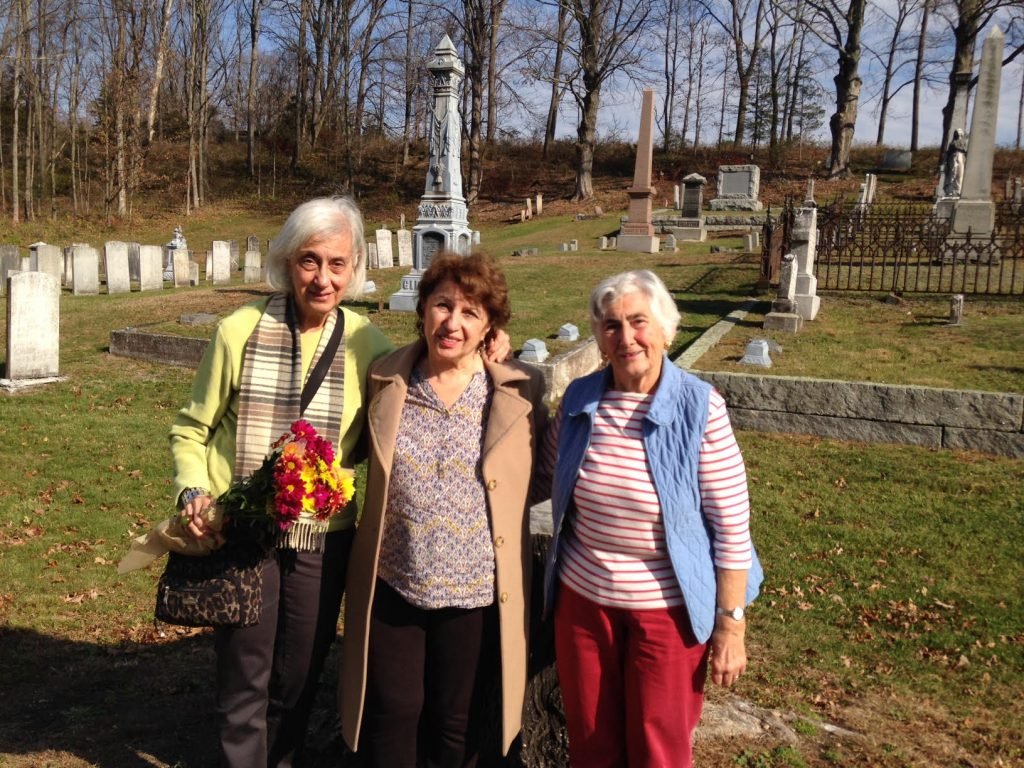At Gorky's grave (Photo: Courtesy of Meline Karakashian) 